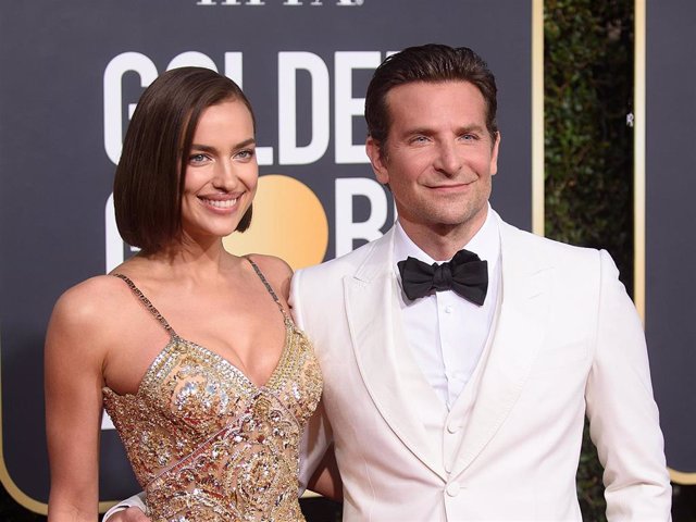 Archivo - Irina Shayk y Bradley Cooper en los Globos de Oro 2019 - ARCHIVO