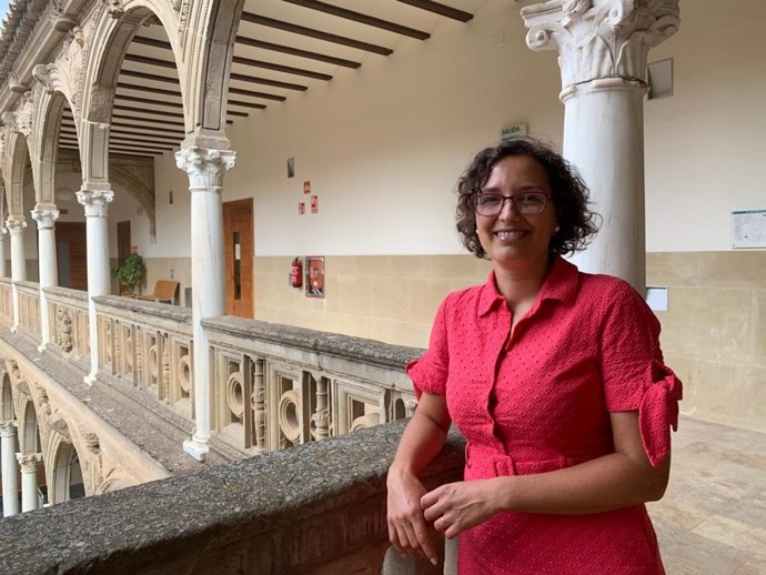 La doctora en Historia del Arte experta en arte y arquitectura islámicos María Marcos Cobaleda en los cursos de la UNIA en Baeza (Jaén)