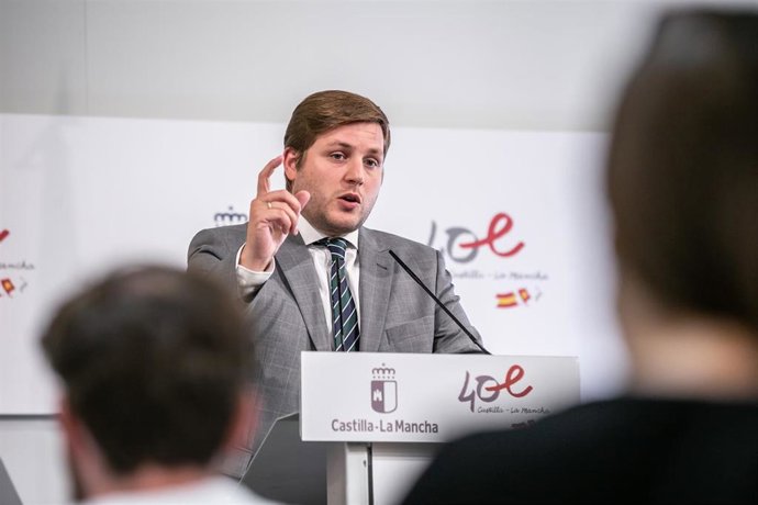 El consejero de Fomento, Nacho Hernando, informa en rueda de prensa de asuntos del Consejo de Gobierno relacionados con su departamento.