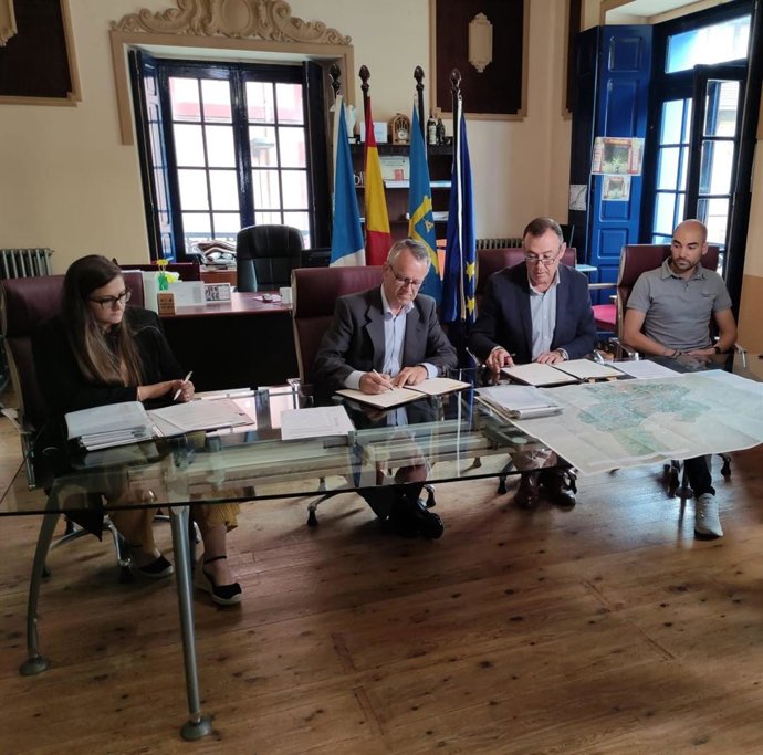 CHC y el Ayuntamiento de Grado firman un convenio para la conservación de los ríos del municipio