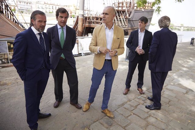 El alcalde de Sevilla, Antonio Muñoz, en la presentación del Festival del Quinto Centenario de la Primera Vuelta al Mundo. 