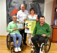 Carnero también se 'apunta' a la I Carrera Inclusiva por la Lesión Medular tras recibir su Dorsal Honorífico