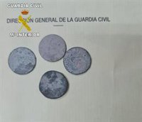 Tres investigados tras hallar monedas de la época de los Reyes Católicos con detectores de metales en Baza (Granada)