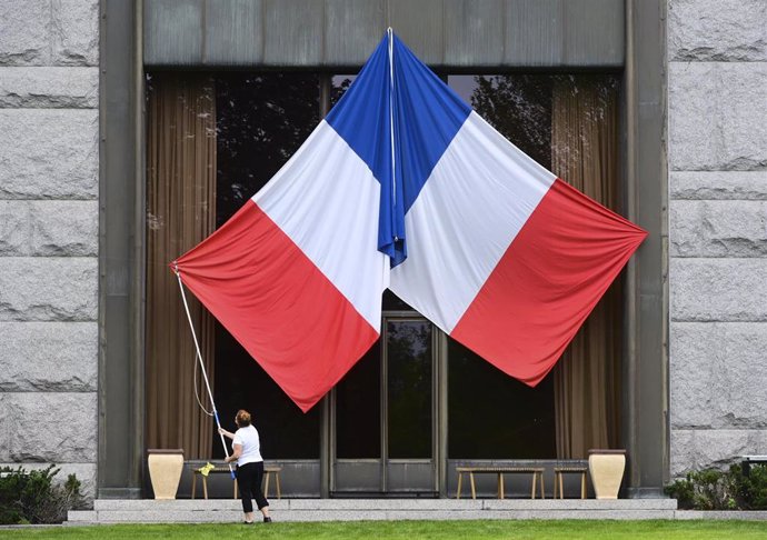 Archivo - Banderas de Francia.