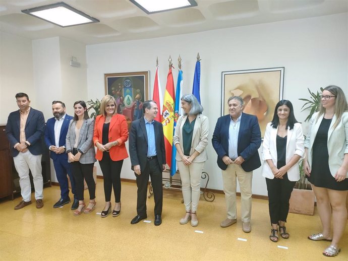 Reunión de Abel Caballero con responsables municipales de Mos, Redondela, Cangas, Moaña, O Porriño, Gondomar y Salceda para abordar los problemas de abastecimiento por la sequía.