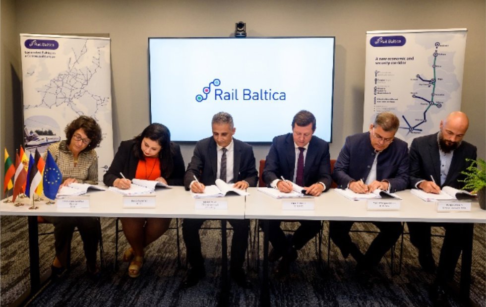 Firma del contrato de Renfe en Rail Baltica