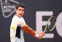 Carlos Alcaraz avanza con trabajo a la segunda ronda del US Open
