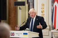 Boris Johnson contrapone el "ejemplo" de Gorbachov a la "agresión" de Putin en Ucrania