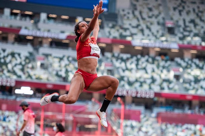 Archivo - María Vicente del Equipo Español, en la prueba de salto de longitud de heptathlon de atletismo durante los JJOO 2020, a 5 de agosto, 2021 en Tokio, Japón