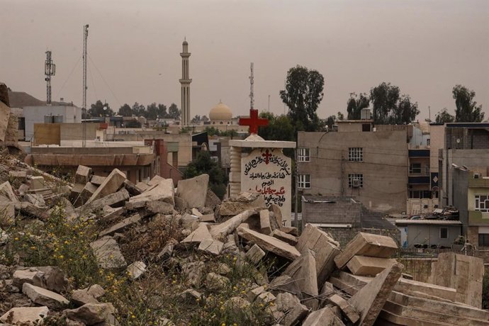 Archivo - 24 April 2022, Iraq, Mosul: Aview of the destroyed old cemetery of of the Mar Gorgis Chaldean Monastery in Mosul. During ISISoccupation of Mosul in 2015, one of the two churches of the monastery was destroyed along with the old cemetery. Pho