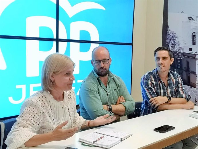 La presidenta del PP de Jerez, María José García-Pelayo, durante el Comité Ejecutivo para la convocatoria del 15 Congreso de este partido.