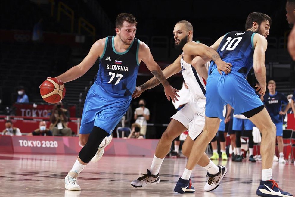 Archivo - Luka Doncic durante el Eslovenia-Francia de los Juegos Olímpicos de Tokio
