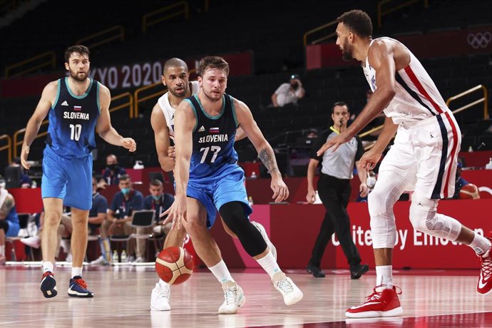 Archivo - Luka Doncic ante Rudy Gobert en los pasados Juegos Olímpicos de Tokio