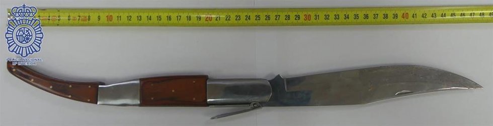 Cuchillo de grandes dimensiones usado en una pelea en una discoteca de Dos Hermanas, en Sevilla.