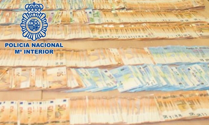 Fotografía de archivo policial de dinero intervenido