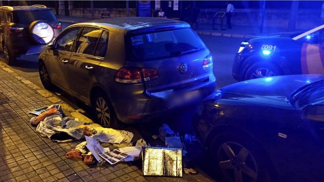 Detenidos dos jóvenes en Alcoi por presuntamente dañar cerca de 50 vehículos en una noche