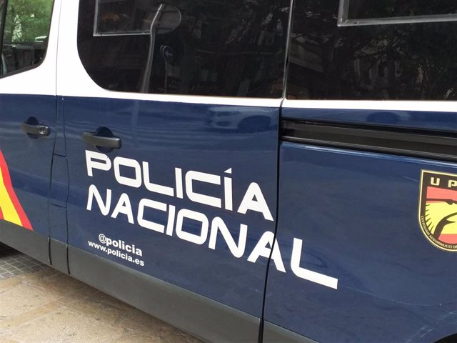 Archivo - Furgón de la Policía Nacional.