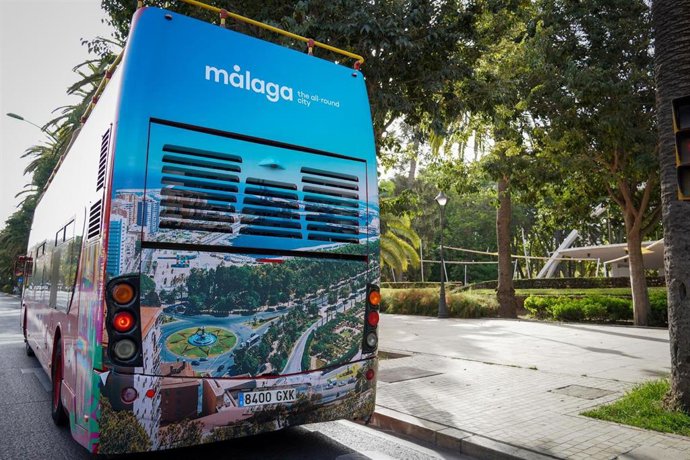 Inician una campaña en los autobuses turísticos de la ciudad para promocionar la nueva marca Ciudad de Málaga