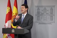 Mañueco confirma su intención de comparecer en las Cortes y rechaza las críticas del Gobierno de España