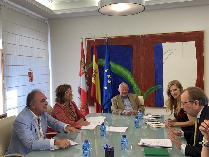 Reunión Entre La Diputación De Palencia Y La Consejería De Cultura.