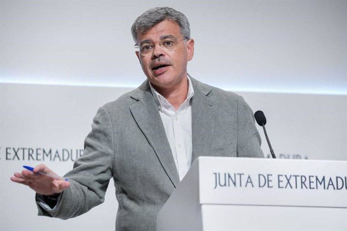 El portavoz de la Junta, Juan Antonio González, en rueda de prensa
