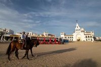 El Ayuntamiento de Almonte (Huelva) estudia endurecer las sanciones contra las 'casas-discoteca' en El Rocío