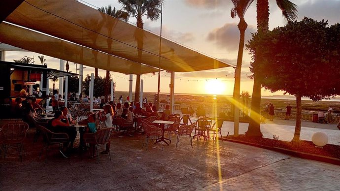 COMUNICADO: Bahía Sur da la bienvenida a Mariola Café, un singular espacio ubicado junto al paseo marítimo 