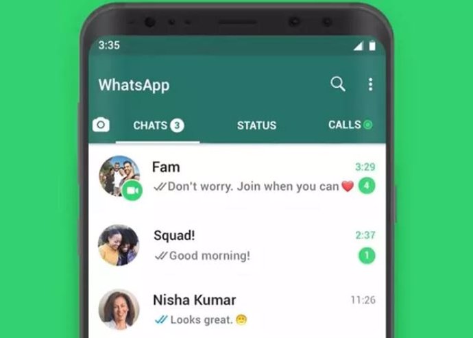 Varias conversaciones iniciadas en la interfaz principal de WhatsApp