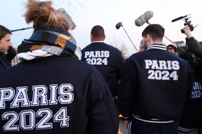 Archivo - Imagen de un acto promocional de París 2024 en la capital francesa