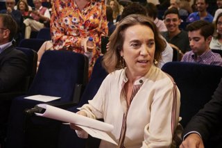 La secretaria general del PP y portavoz en el Congreso, Cuca Gamarra, durante la IV edición de los Cursos Europeos de Verano, en el Colegio de Médicos de Pamplona, a 26 de agosto de 2022, en Pamplona, Navarra (España). Los IV Cursos Europeos de Verano (CE