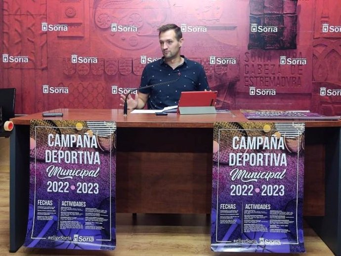 El concejal de Deportes, Manuel Salvador, presenta la campaña deportiva de Soria.