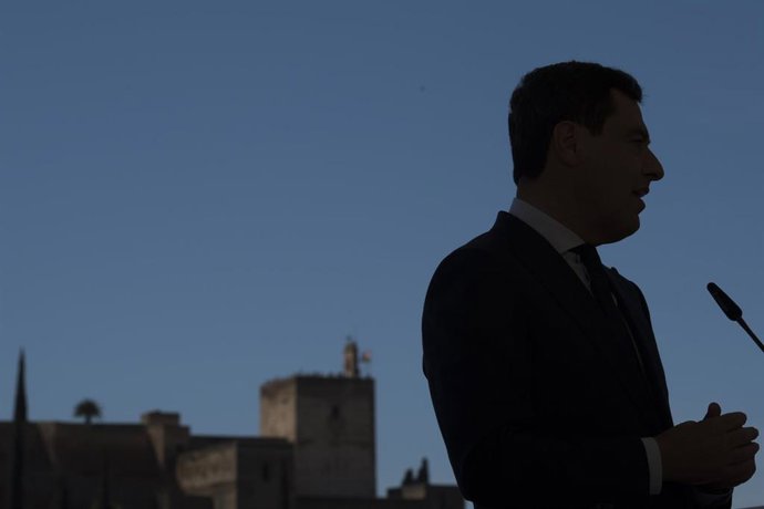 Archivo - El presidente del PP-A y de la Junta, Juanma Moreno, en imagen de archivo en Granada