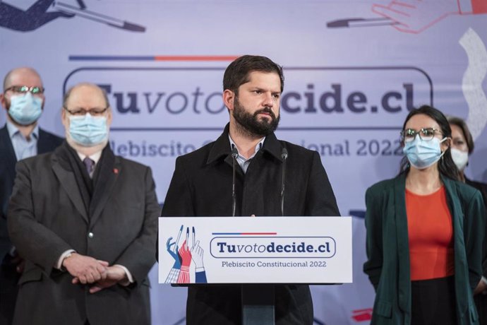 El presidente de Chile, Gabriel Boric, en una comparecencia