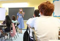 CCOO critica que el curso escolar empiece con 1.941 contrataciones menos y reprende a Ayuso por dar cifras falsas