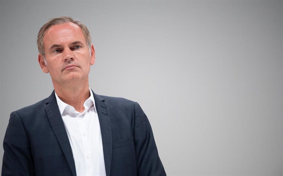 Archivo - FILED - 17 September 2020, Baden-Wuerttemberg, Stuttgart: Oliver Blume, Chairman of the Board of Management of Porsche AG, takes part in a press conference during the presentation of the interim results of the "Strategic Dialogue with the Auto