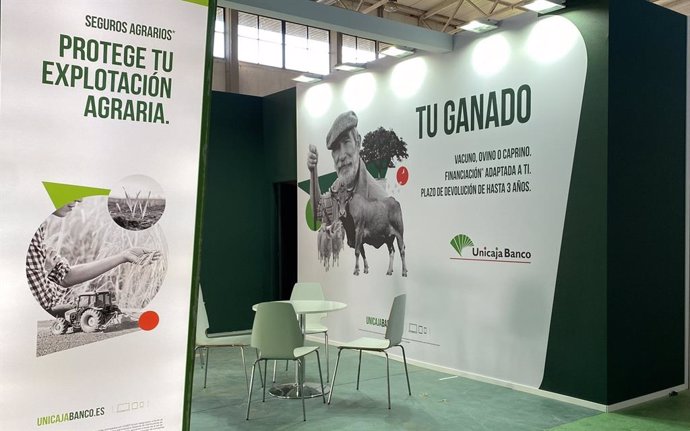 Expositor de Unicaja Banco en Salamanca.