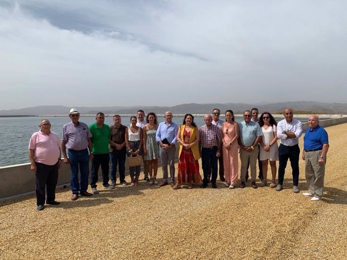 La consejera de Agricultura, Pesca, Agua y Desarrollo Rural, Carmen Crespo, en Cuevas de Almanzora (Almería).