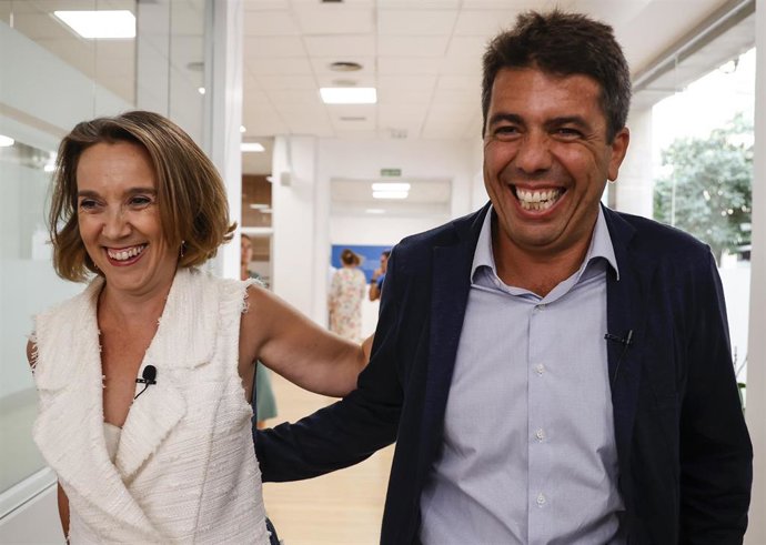 La portavoz del PP en el Congreso, Cuca Gamarra y el presidente del PPCV, Carlos Mazón