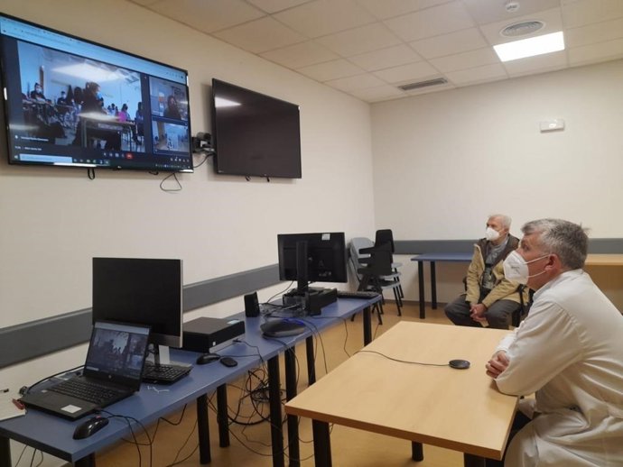 Una visita virtua de los escolares al Hospital Reina Sofía de Córdoba.
