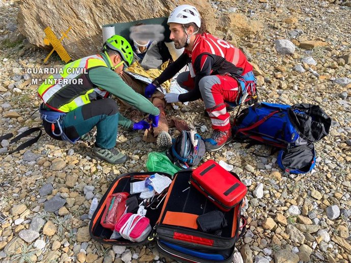 Rescatan a un montañero con varias fracturas tras caer en el pico Marboré y permanecer dos noches al raso