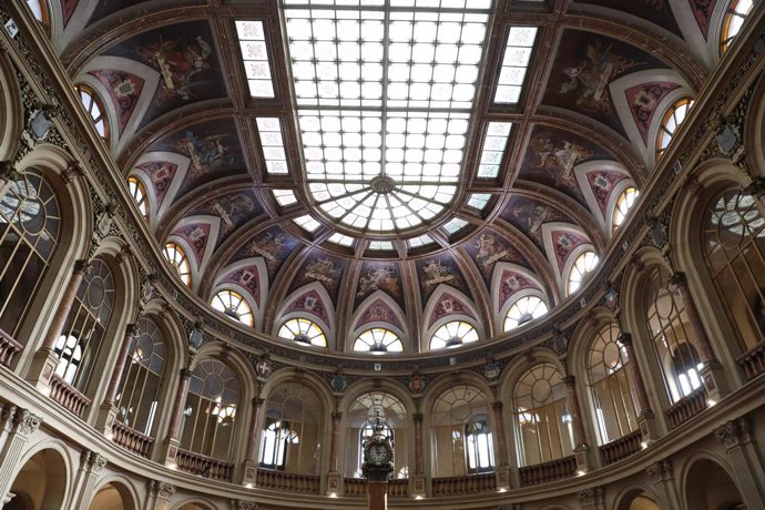 Interior del Palacio de la Bolsa, a 30 de agosto de 2022, en Madrid (España). El Ibex 35 ha comenzado la sesión de hoy con un repunte del 0,30 % que permitía al selectivo cotizar en los 8.013,80 puntos, tras conocerse que el Índice de Precios de Consumo