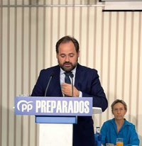 Núñez creará un foro de encuentro en las Cortes para escuchar propuestas de la sociedad civil y lo mantendrá si gobierna