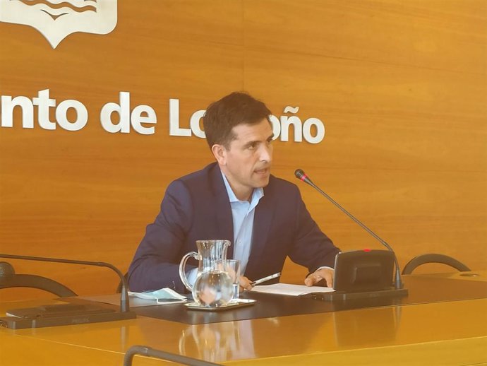 Archivo - El concejal del PP de Ayuntamiento de Logroño, Josu Ahedo, en comparecencia de prensa