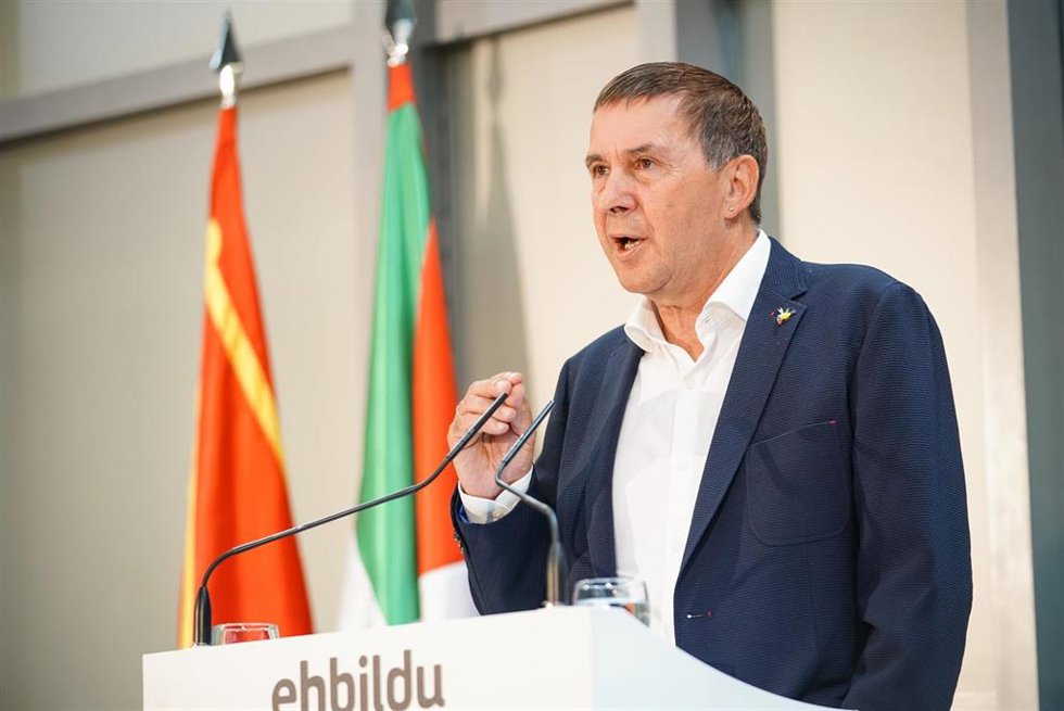 El coordinador general de EH Bildu, Arnaldo Otegi, durante la inauguración del curso político en Vitoria-Gasteiz