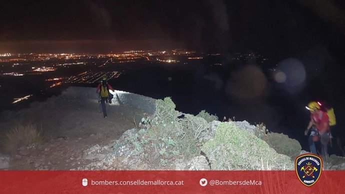 Efectivos de los Bomberos de Mallorca rescatan a cuatro escaladores en Sa Gubia