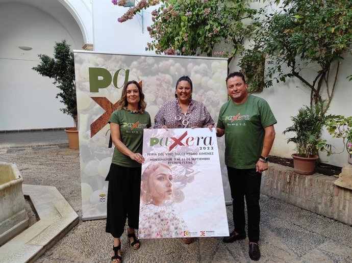 La presidenta de Iprodeco, Dolores Amo (centro), en la presentación de 'Paxera 2022'.