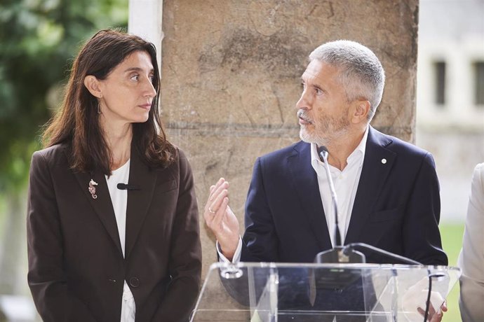 La ministra de Justicia, Pilar Llop y el ministro del Interior, Fernando Grande-Marlaska, comparecen después de la firma de un convenio en el centro penitenciario El Dueso