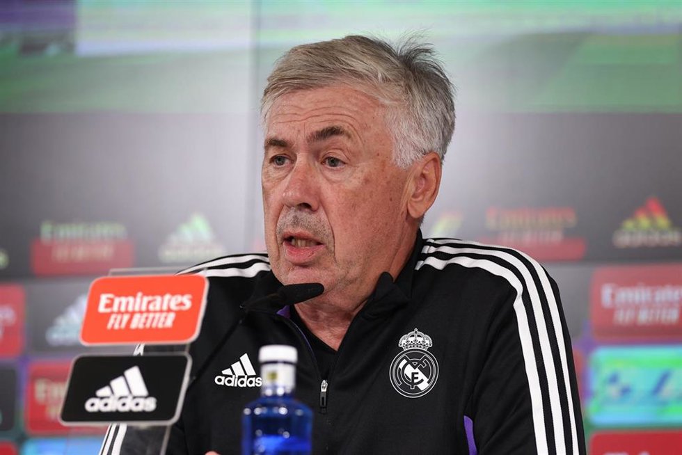 Carlo Ancelotti en rueda de prensa con el Real Madrid