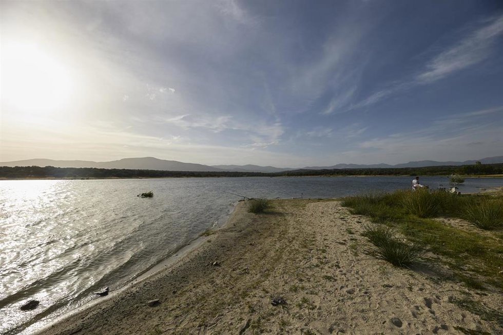 Vista del embalse de Valmayor, a 13 de agosto de 2022, en Valdemorillo, Madrid (España).