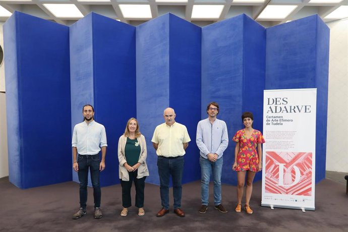 El vicepresidente Aierdi, junto al resto de participantes en la presentación de la iniciativa